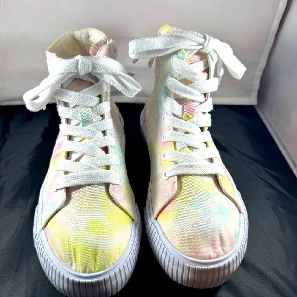 White & Pastel Girls High Tops Sneakers Size 2